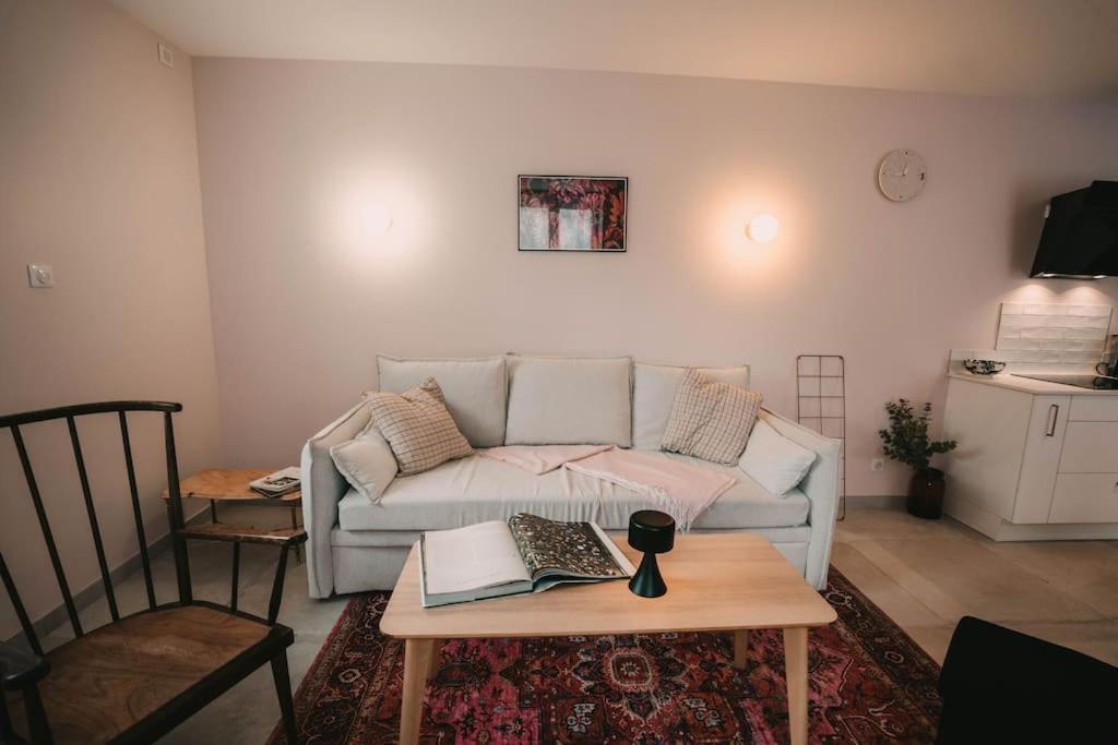 Maison Privee, 2 Ch. 6 Pers. 5 Min Gare, Parking Besançon Extérieur photo